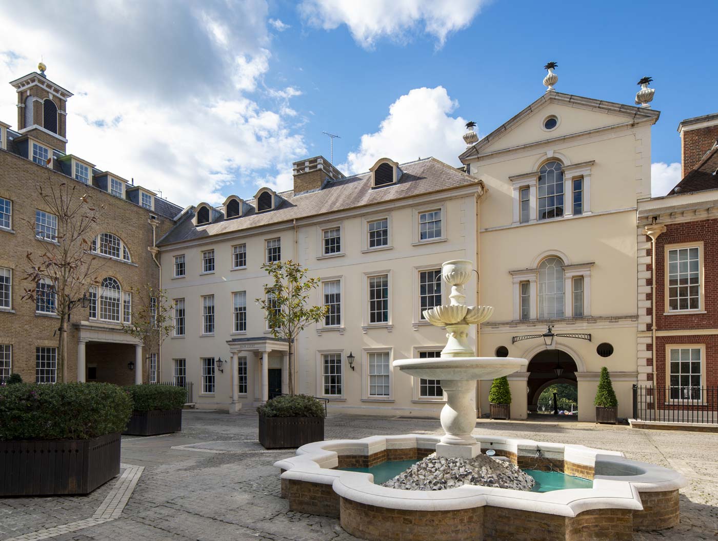 Main Entrance, Palmcourt Richmond